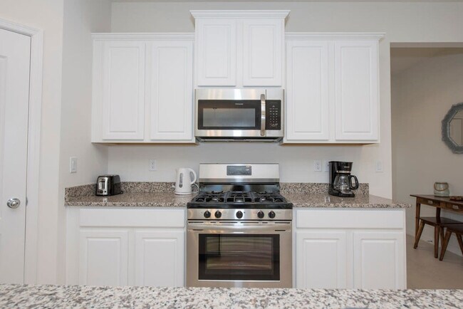 Building Photo - 5277 Oakbourne Ave