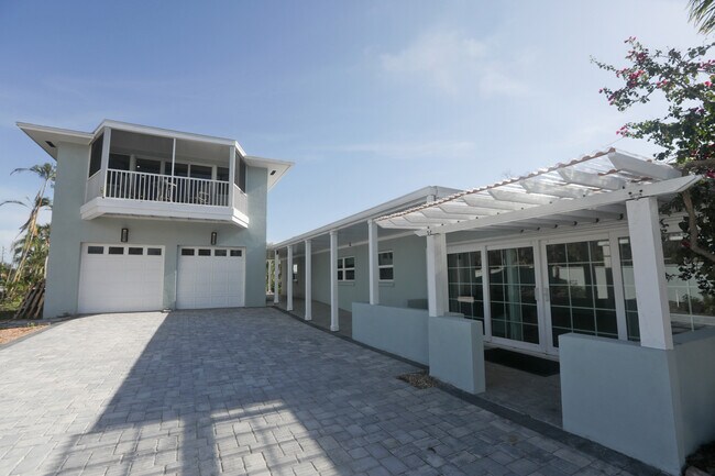 Building Photo - 8560 Heron Lagoon Cir