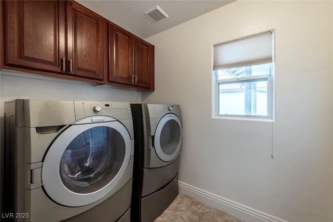 Building Photo - 9460 Glendora Valley St