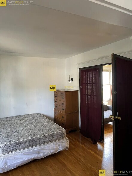 Building Photo - 2 Mission St