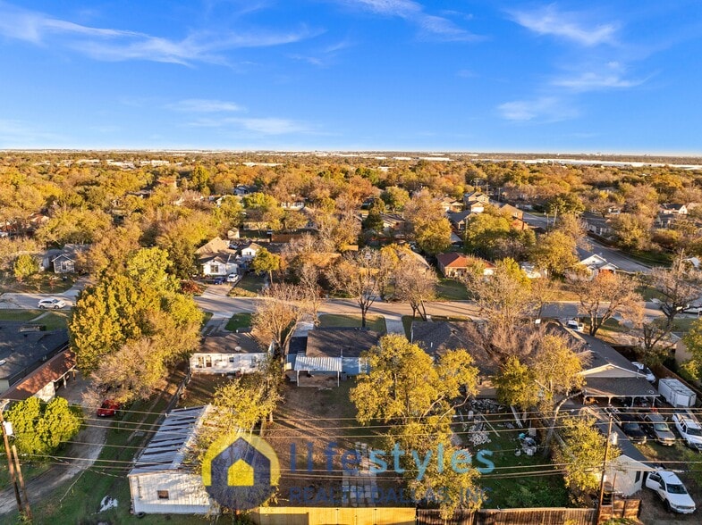 Building Photo - 717 Bonham St