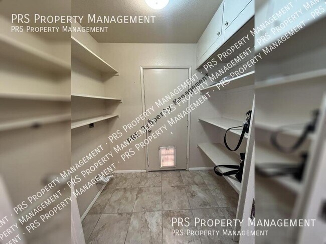 Building Photo - 6926 E Windsor Ave