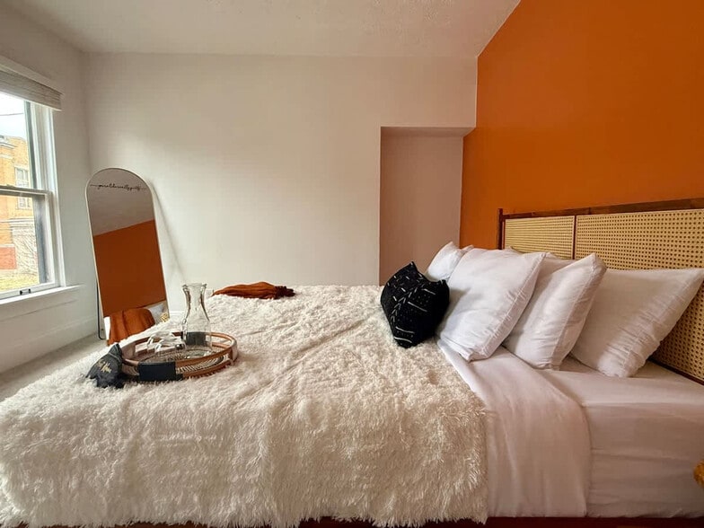 Building Photo - 309-311 West 4th Avenue-SI ID1265639P