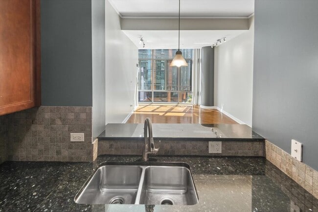 Building Photo - 450 E Waterside Dr