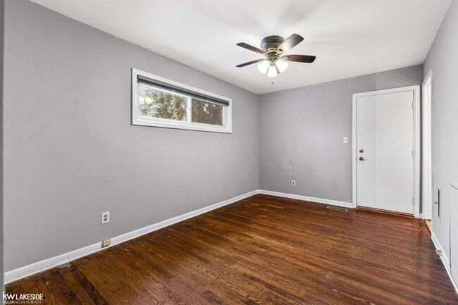 Building Photo - 5342 Streefkerk Dr