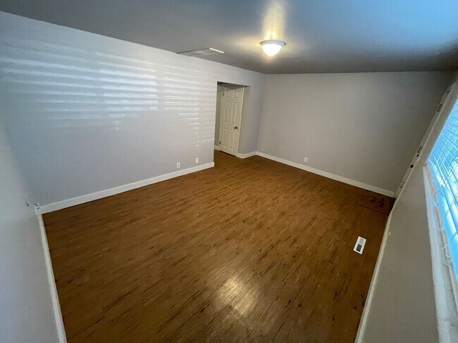 Building Photo - 1168 E 600 S