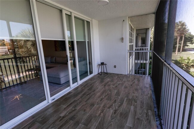 Building Photo - 4017 N Cypress Dr