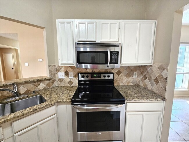 Building Photo - 2705 Francisco Dr