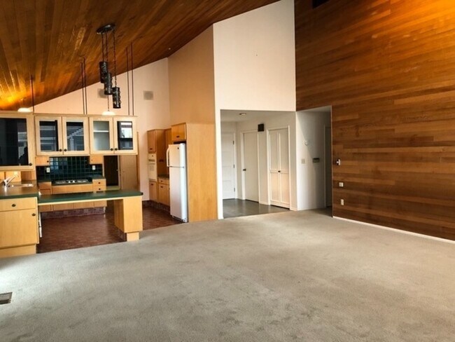 Building Photo - 7730 SW Eaker Pl