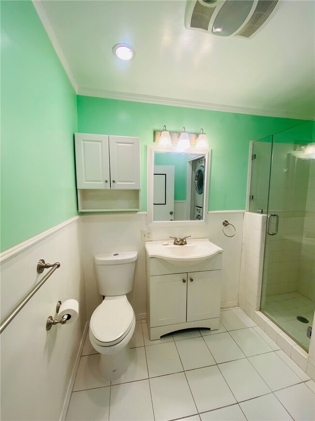 Building Photo - 4968 W 59th St