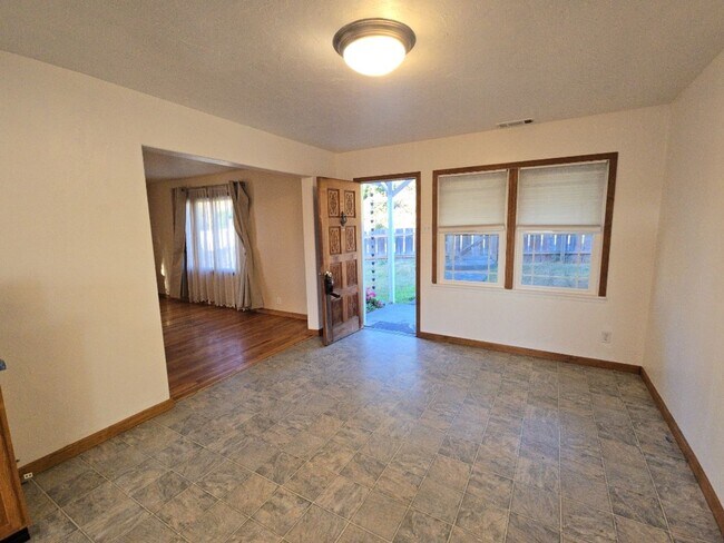 Building Photo - 1316 Rohnerville Rd