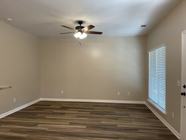 Building Photo - 503 Le Conte St