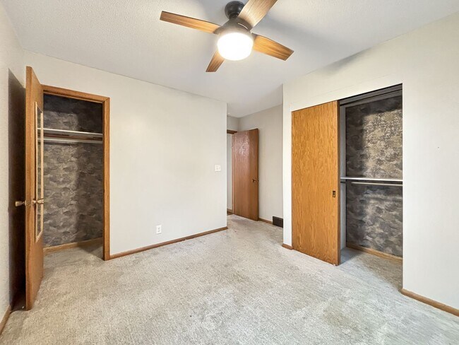 Building Photo - 303 Monroe Ave S