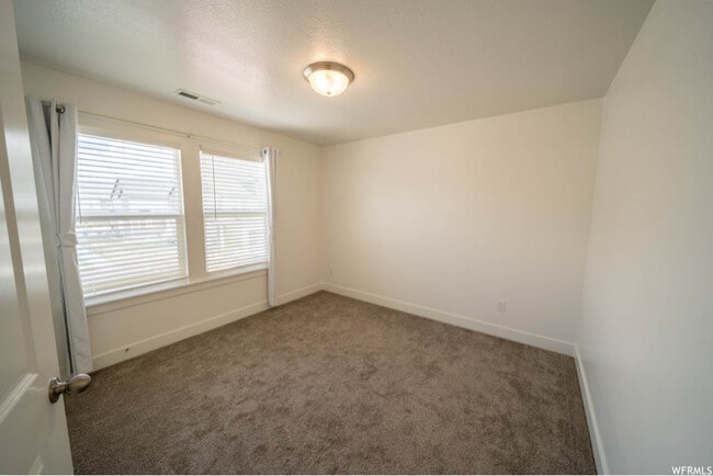 Building Photo - 283 W 660 N