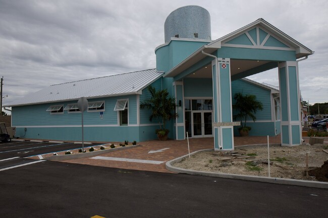 Building Photo - Cape Crossings