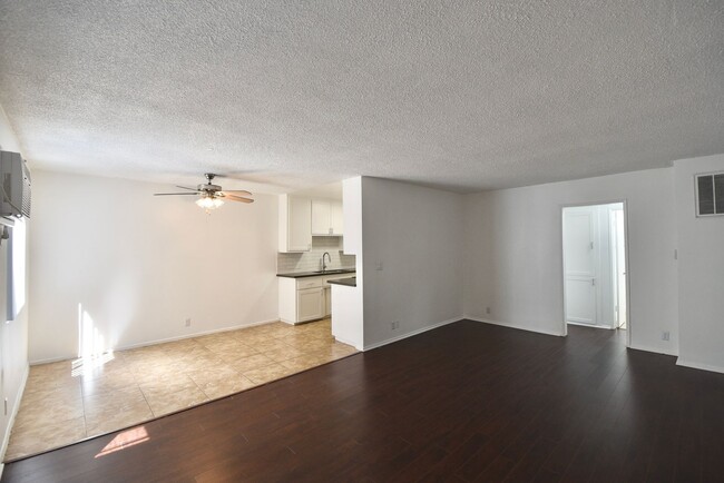 Building Photo - 10745 Hortense St