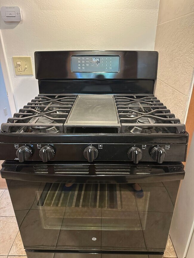 Building Photo - Chabot 4-plex