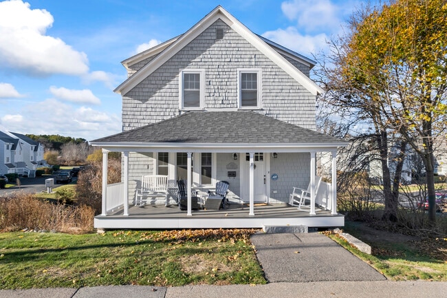 Primary Photo - 19 Long Beach Ave