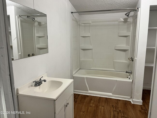 Building Photo - 2065 Candlewood Ct