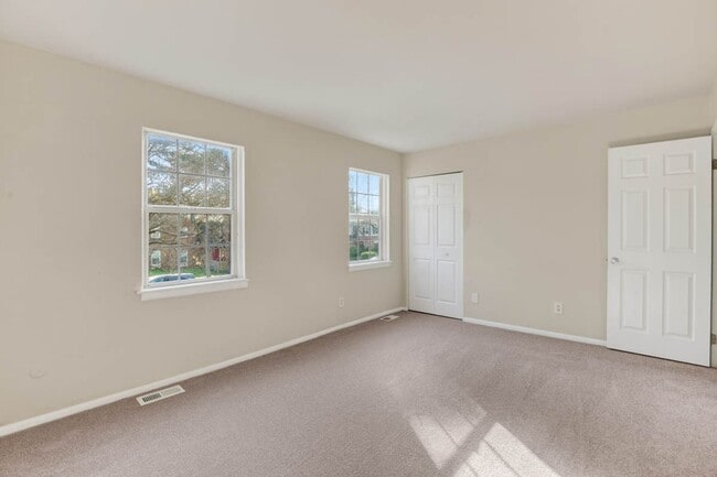 Building Photo - Updated 3BR Home in Virginia Beach with Modern Finishes & Prime Location