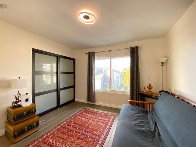 Building Photo - Stunning 3-bedroom, 2-bathroom coastal condo with Modern Custom Upgrades!