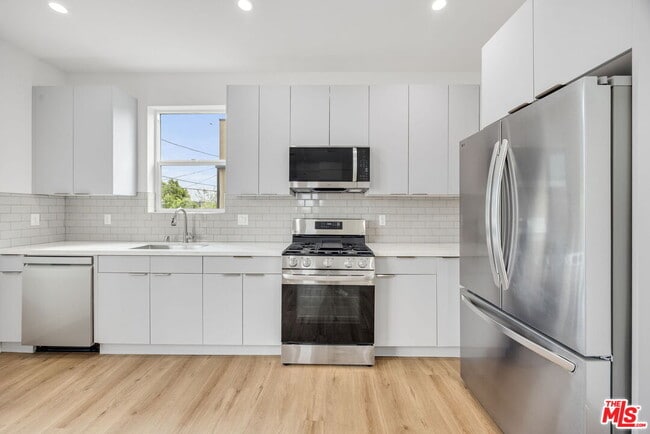 Building Photo - 11253 Hatteras St