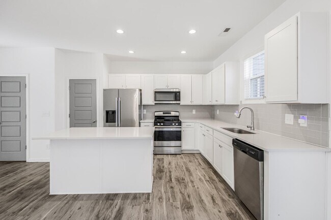 Building Photo - 747 Hadstock Path