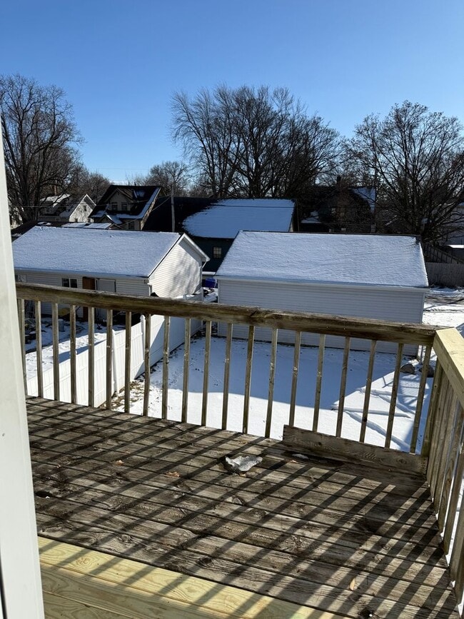 Building Photo - 1231 W College Ave