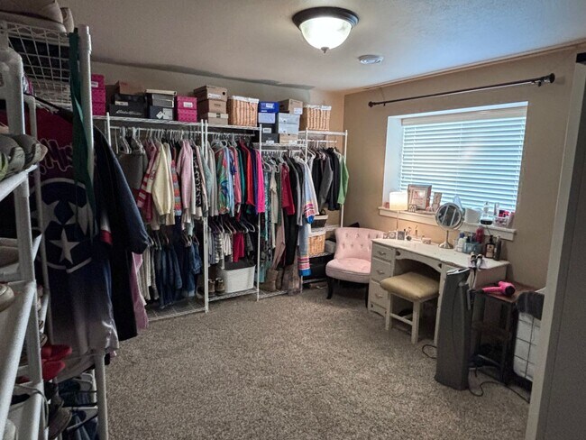 Building Photo - Beautiful West End Home