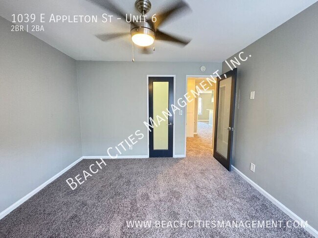 Building Photo - 1039 E Appleton St