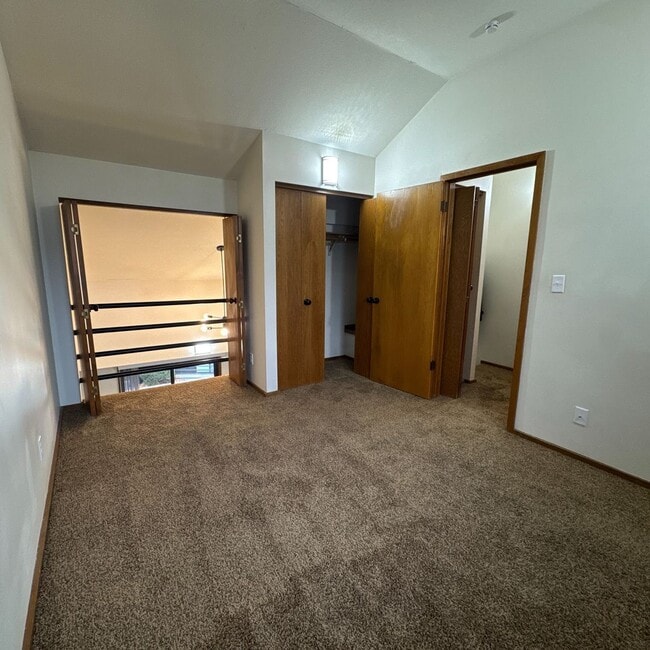 Building Photo - Stylish 1-Bedroom Apartment with Luxurious Updates in a Serene Setting