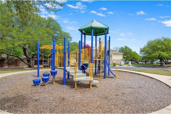 Building Photo - 700 House Creek Dr