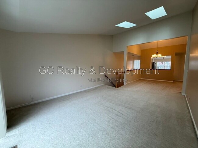 Building Photo - 110 Allerton Dr