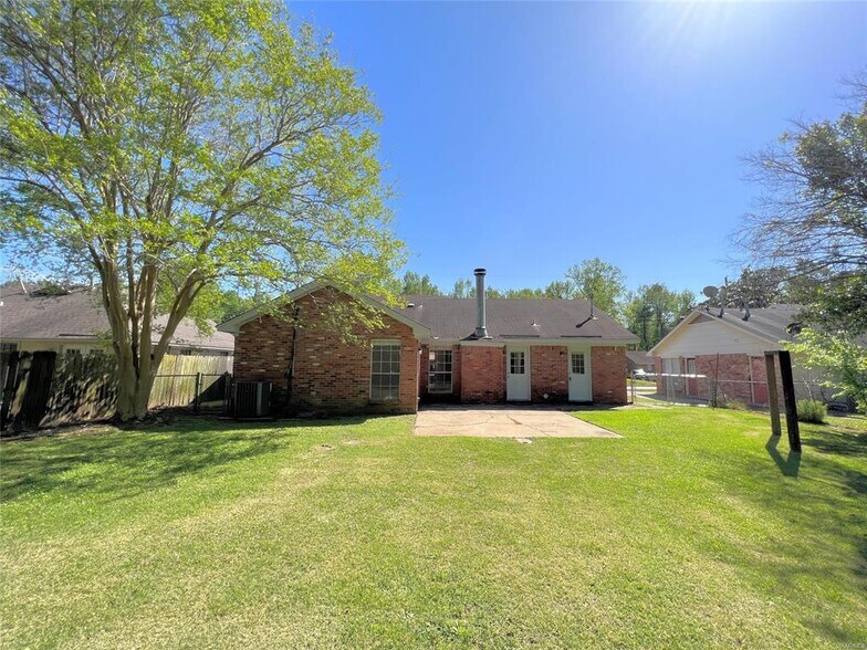 Building Photo - 5725 Bangor Ct