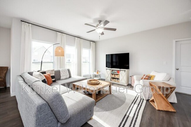 Building Photo - 2624 Beacon Point Ct