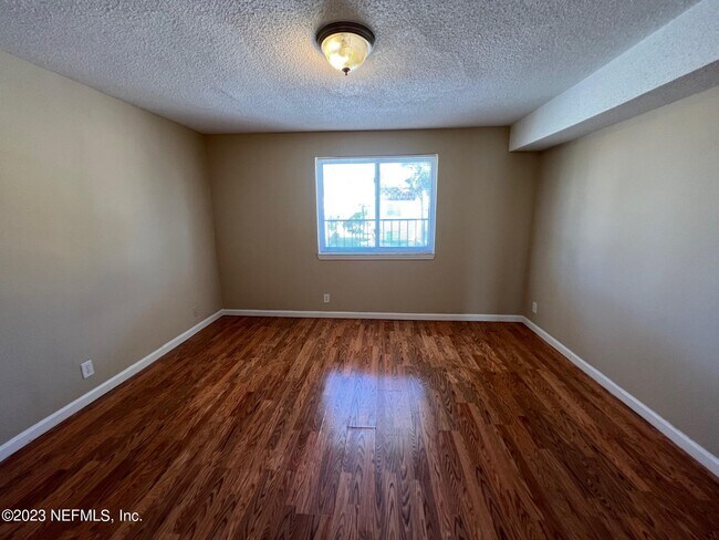 Building Photo - 6654 Bell Tower Ct