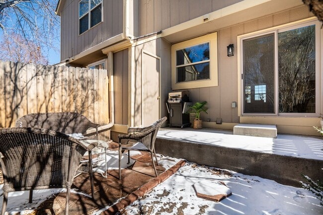 Building Photo - 6614 Overland Dr