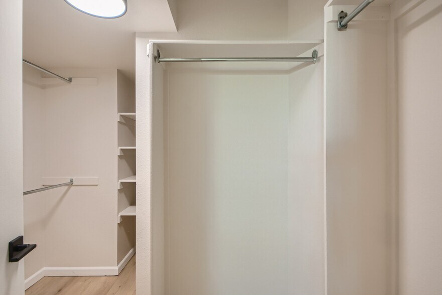 Walk-In Closet - 697 Canyon Dr