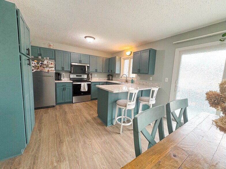 Building Photo - 2418 Marquette Dr