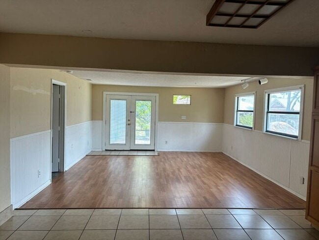 Building Photo - Historic Home in Historic Sought after New...