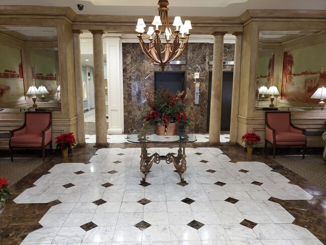 Building Photo - sp182