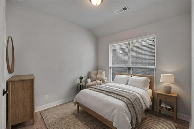 Building Photo - 2020 Overton Park Dr