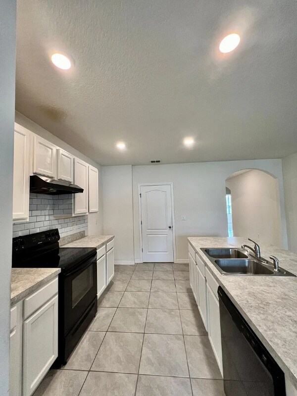 Building Photo - 237 St Georges Cir