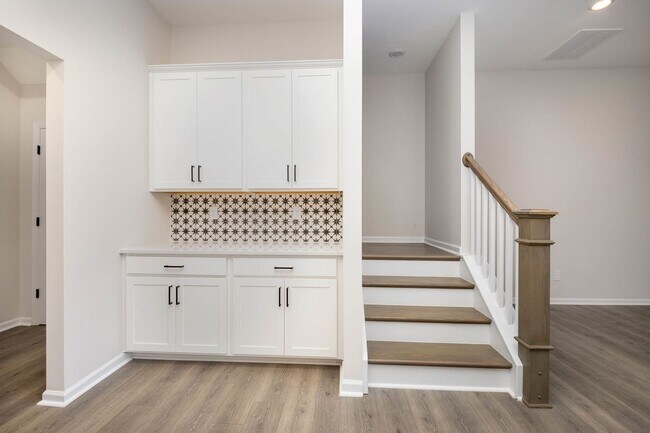 Building Photo - BEAUTIFUL TOWNHOME IN TERRACES AT FARMINGTON