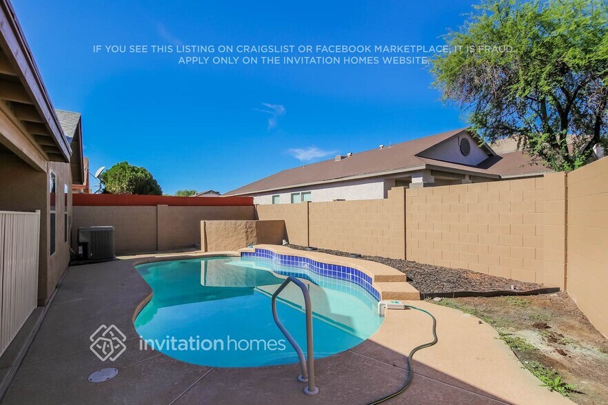 Building Photo - 11530 W Flores Dr