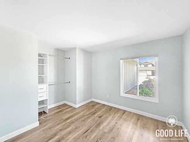 Building Photo - Beautiful 3BD/2BA w/ A/C, In-Unit Laundry, and 2-Car Attached Garage in San Carlos!