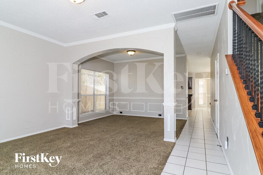 Building Photo - 2406 Elliott Ave