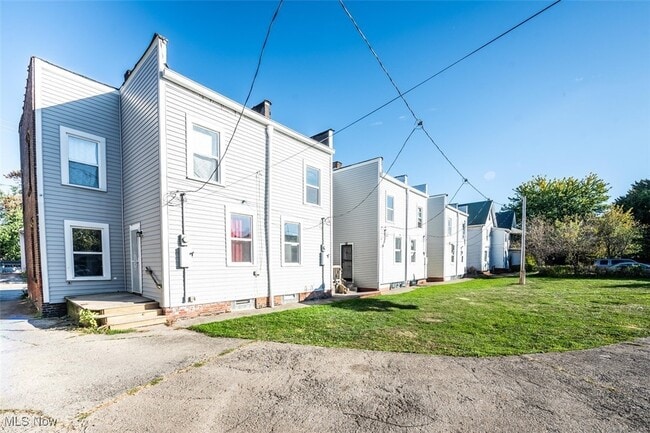 Building Photo - 3300 W 98th St