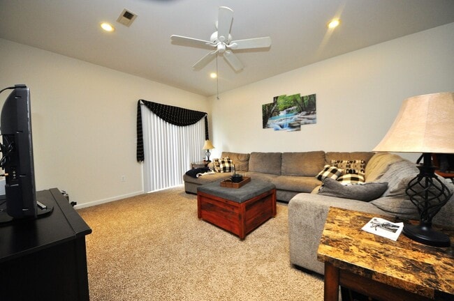 Building Photo - 445 Woolf Rd