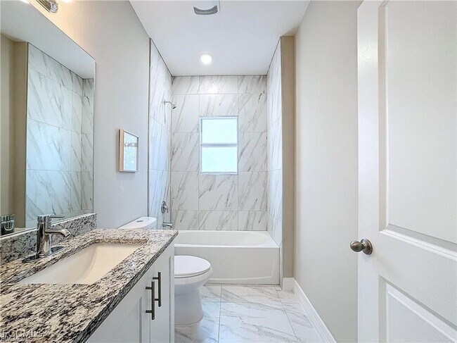 Building Photo - 313 Hermosa Ave